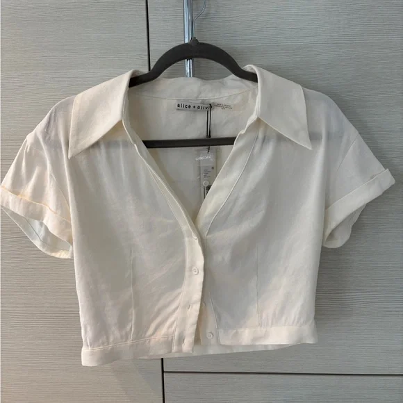 NWT-never worn-Alice + Olivia cropped Short sleeve Collared White Shirt - Picture 4 of 9